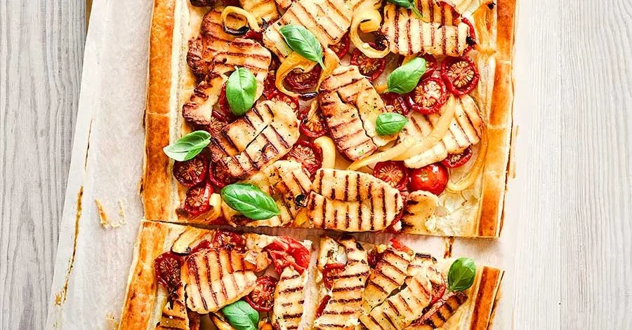 Tomato & halloumi slice