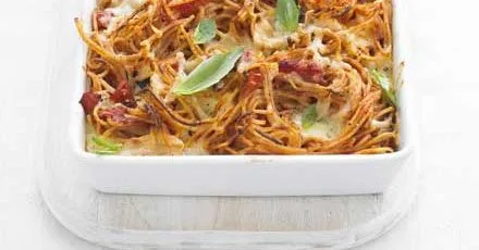 Tomato & mozzarella spaghetti bake