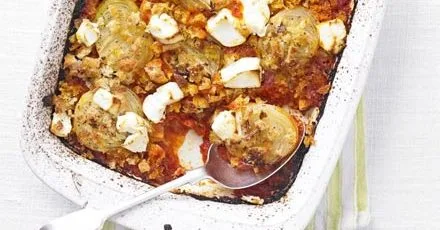Tomato & onion bake with goat’s cheese