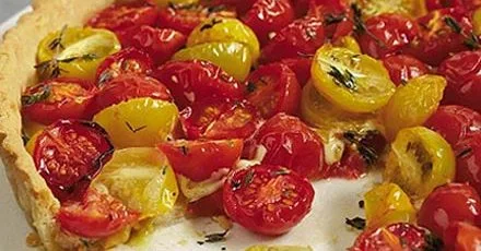 Tomato tart with cheddar crust