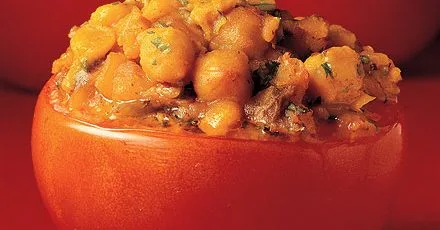 Tomatoes stuffed with fruity dhal