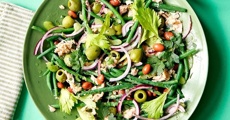 Tuna, bean & olive salad