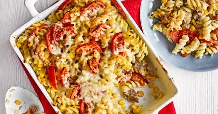 Tuna & tomato pasta bake