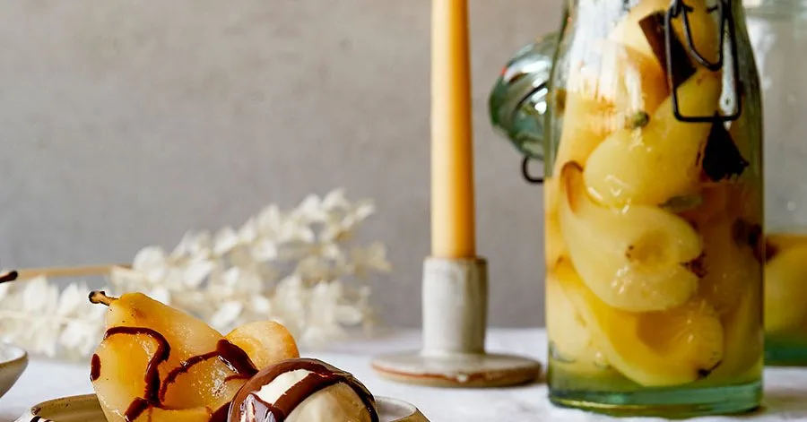 Vanilla & white wine poached pears