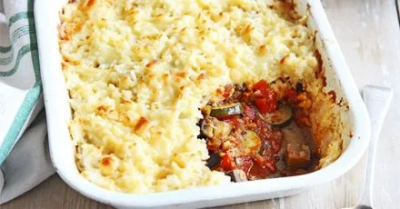 Veg & cheesy rice bake