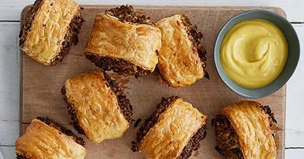 Vegetarian sausage rolls