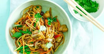 End-of-the-week veggie noodles with ginger & tamari