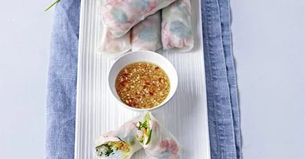 Vietnamese prawn summer rolls