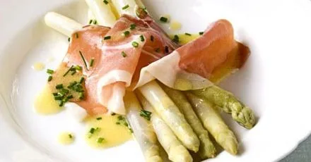 White asparagus with Serrano ham & chive dressing