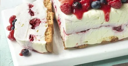 White chocolate berry cheesecake
