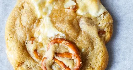 White chocolate & pretzel cookies