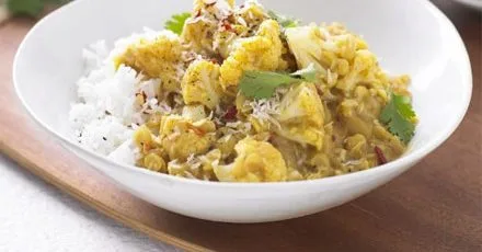 Yellow lentil & coconut curry with cauliflower