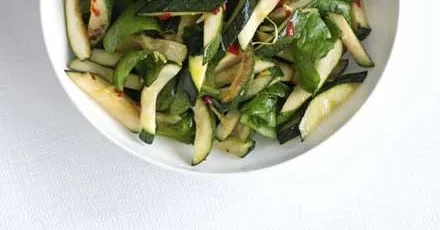 Zingy courgette & spinach salad