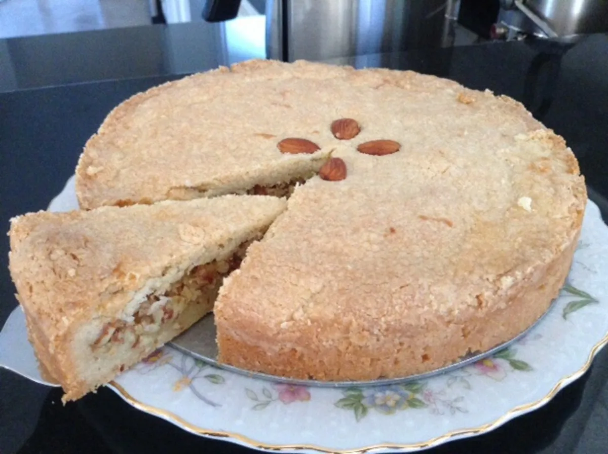 Almond Filled Cookie Cake