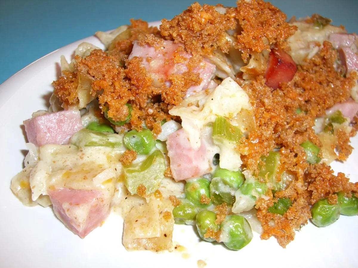 Amish Baked Noodles With Ham