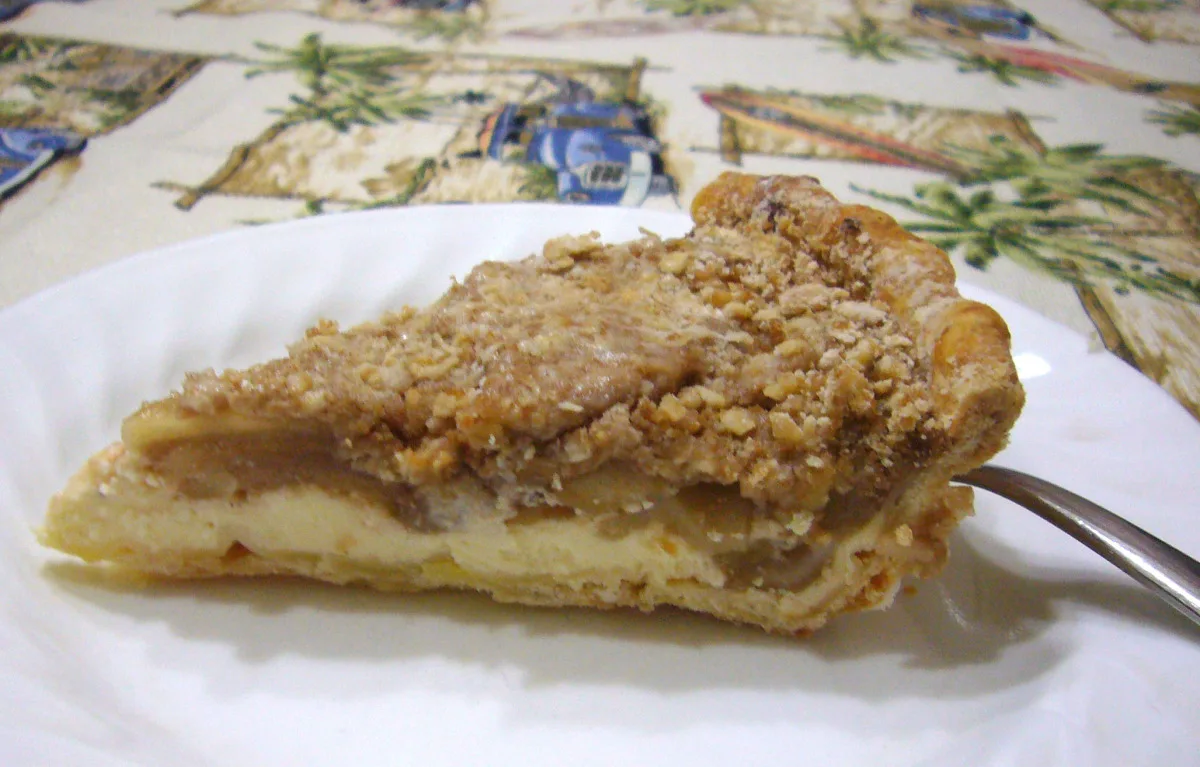 Apple-Cream Cheese Pie