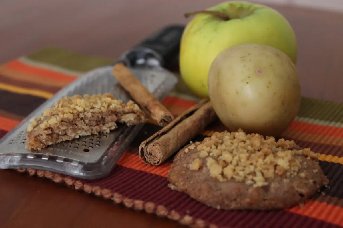 Apple Crumble Pie Cookies