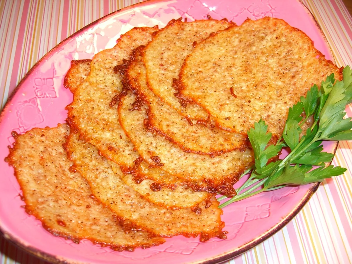 Asiago-Pepper Frico (Crispy Cheese Wafers)