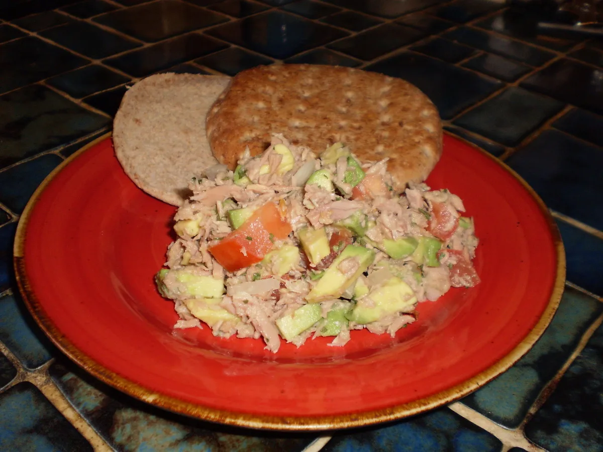 Avocado Tuna Salad in Pita Bread