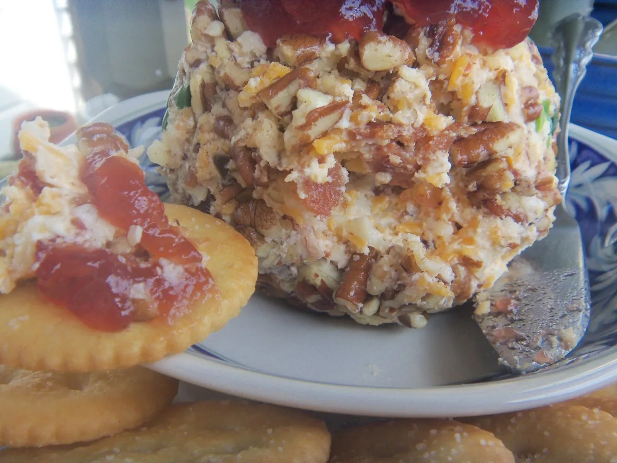 Bacon-Pecan Cheese Ball