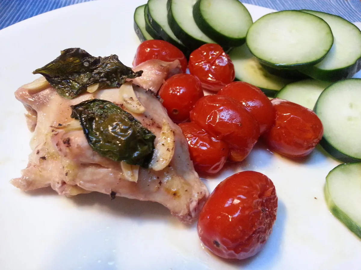 Baked Chicken With Tomatoes, Garlic and Basil
