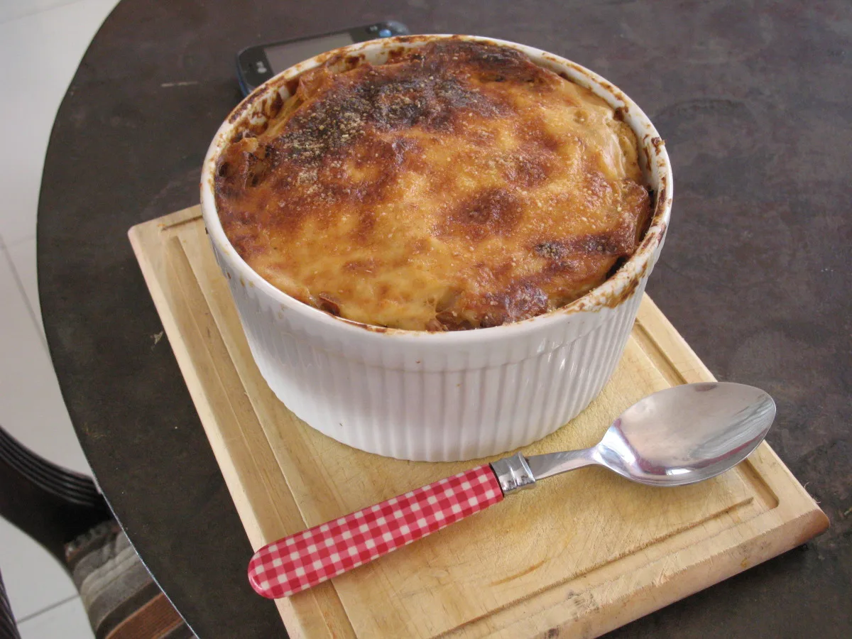 Baked Macaroni and Cheese With Cauliflower and Ham