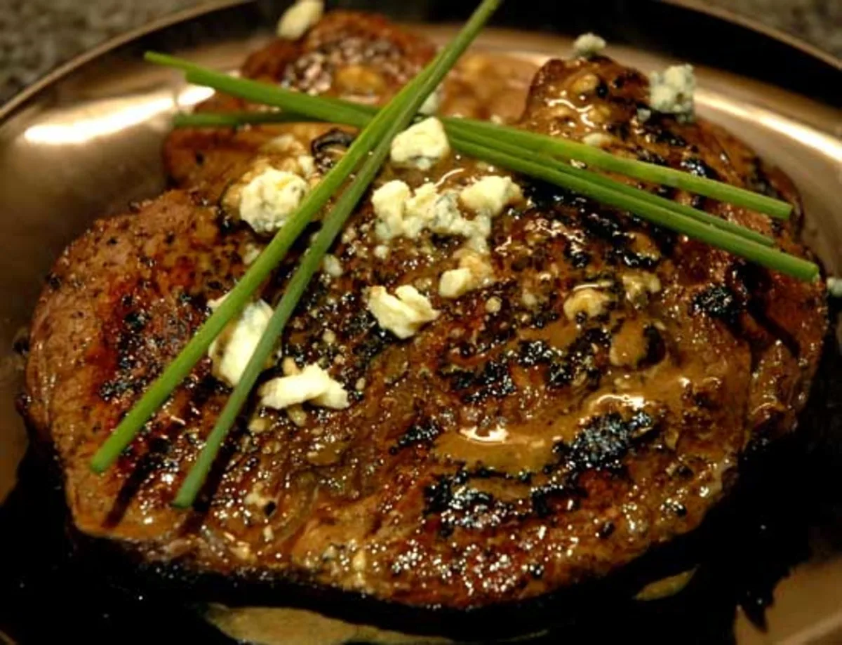 Balsamic Rib-Eye Steak With Bleu Cheese Sauce
