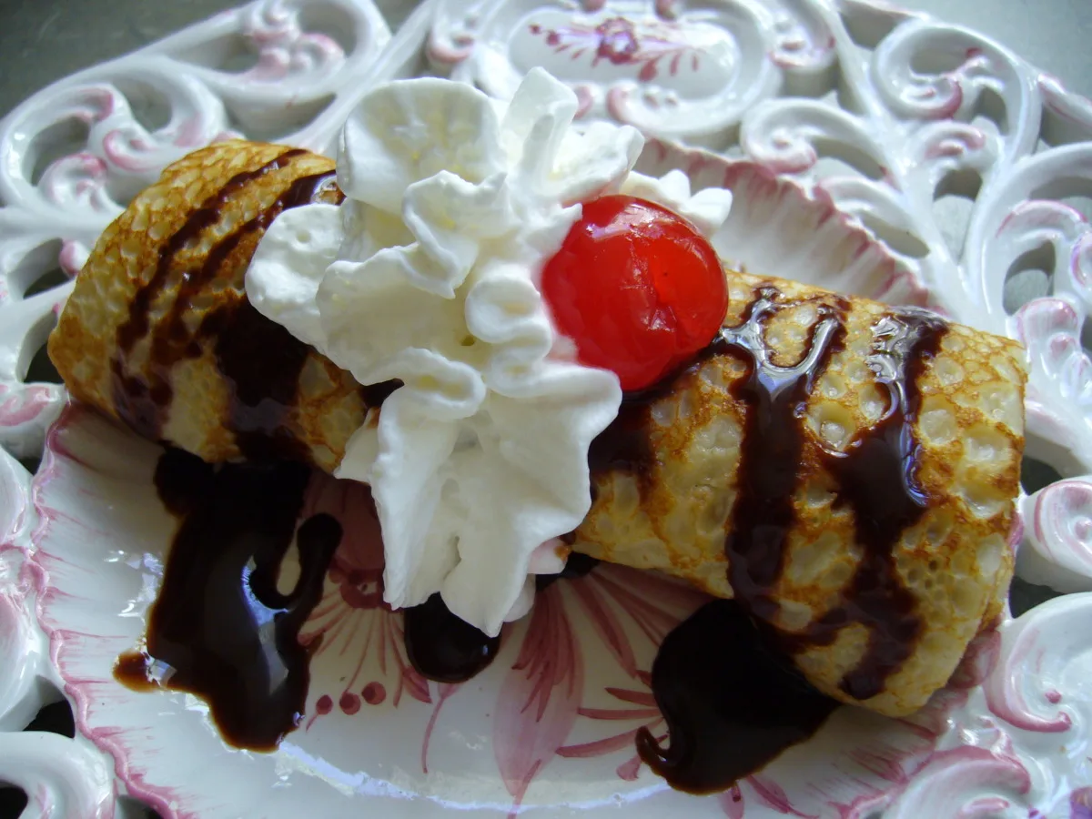Banana Split Dessert Crepes
