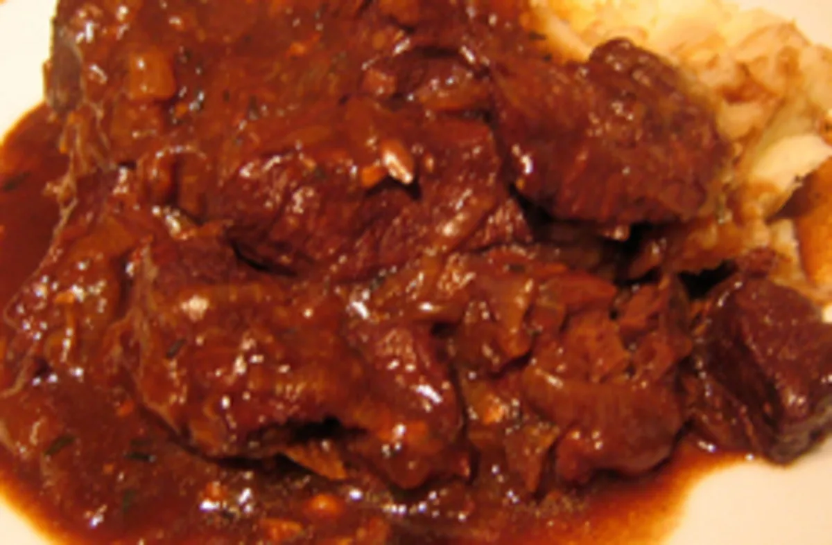 Beef, Tomato and Red Wine Casserole