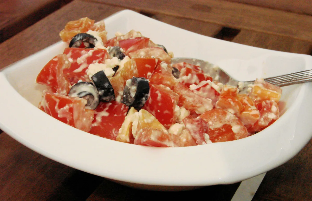 Bell Pepper (Capsicum) Salad With Feta and Black Olives