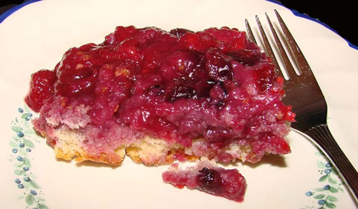 Blue-Raspberry Pudding Cake