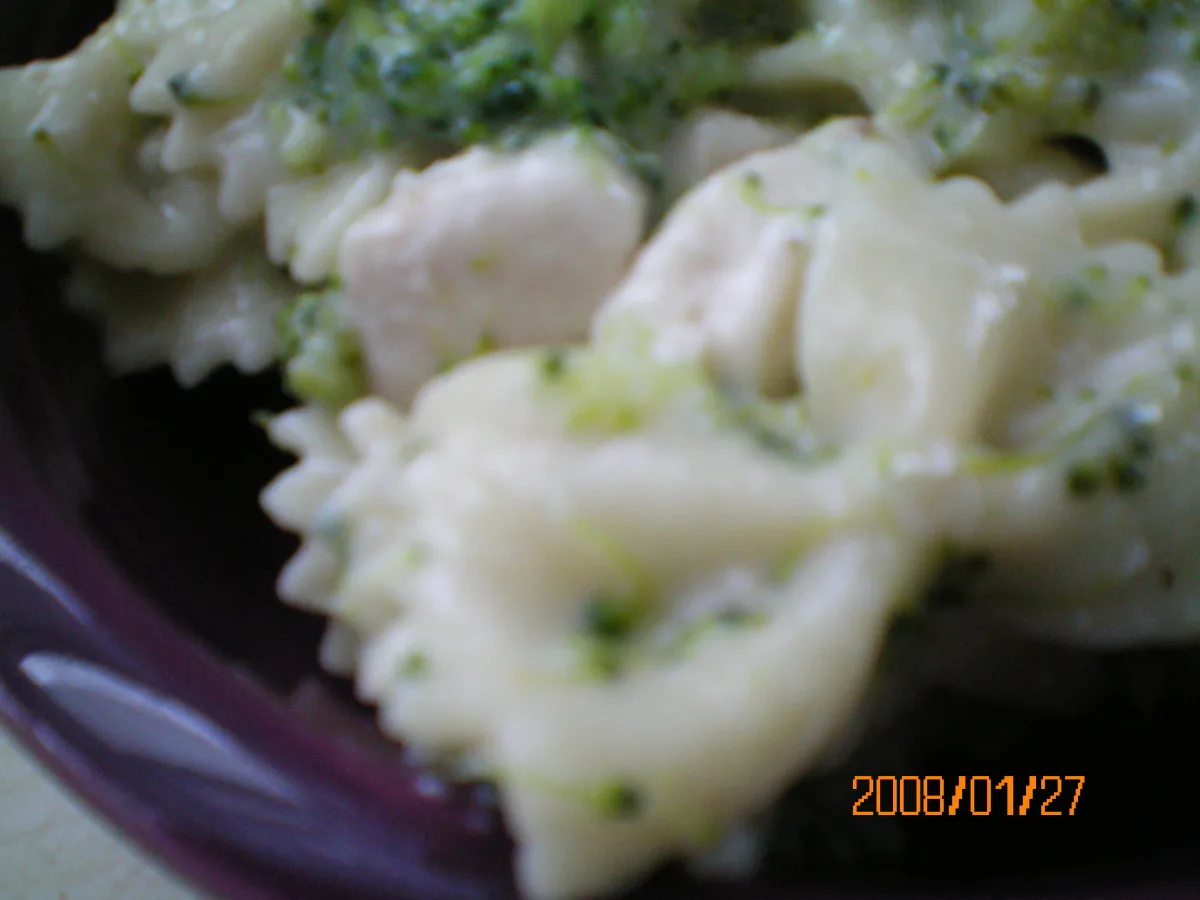 Bow Tie Pasta With Chicken and Vegetables