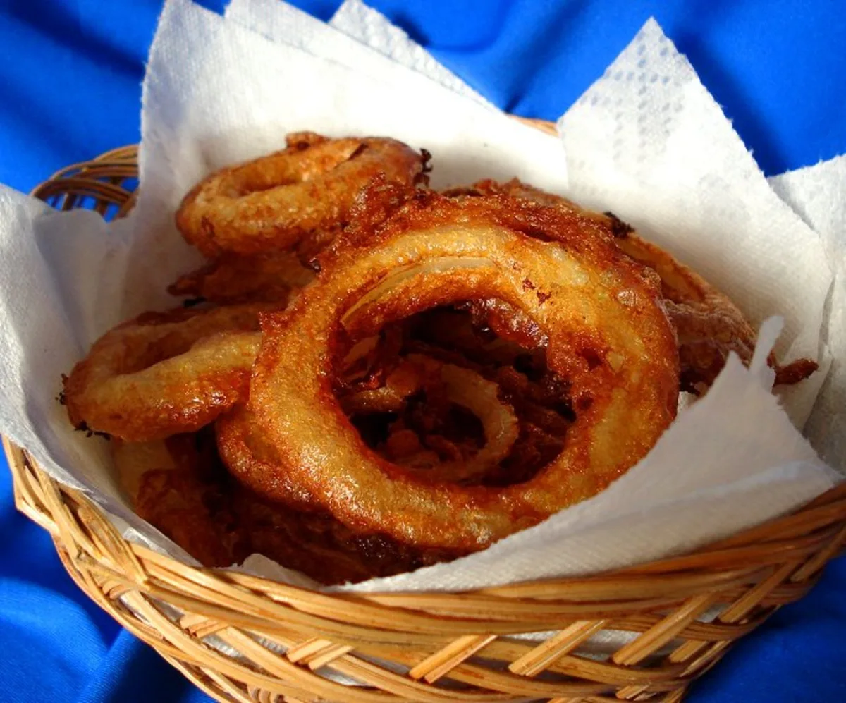 Цибулеві кільця у клярі з маслянки