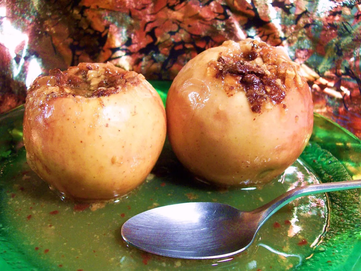 Candy Bar Stuffed Baked Apples