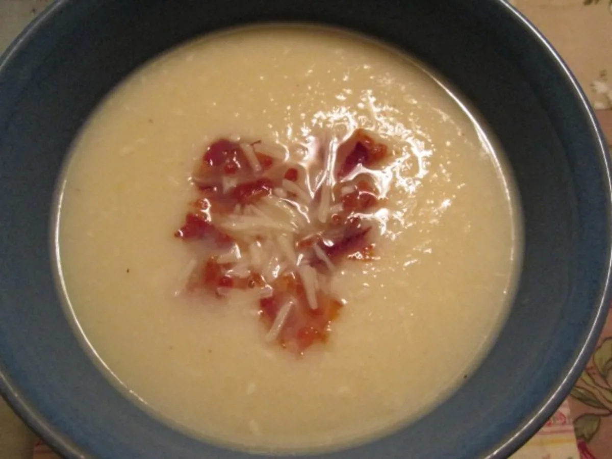 Cauliflower Soup With Crispy Prosciutto and Parmesan