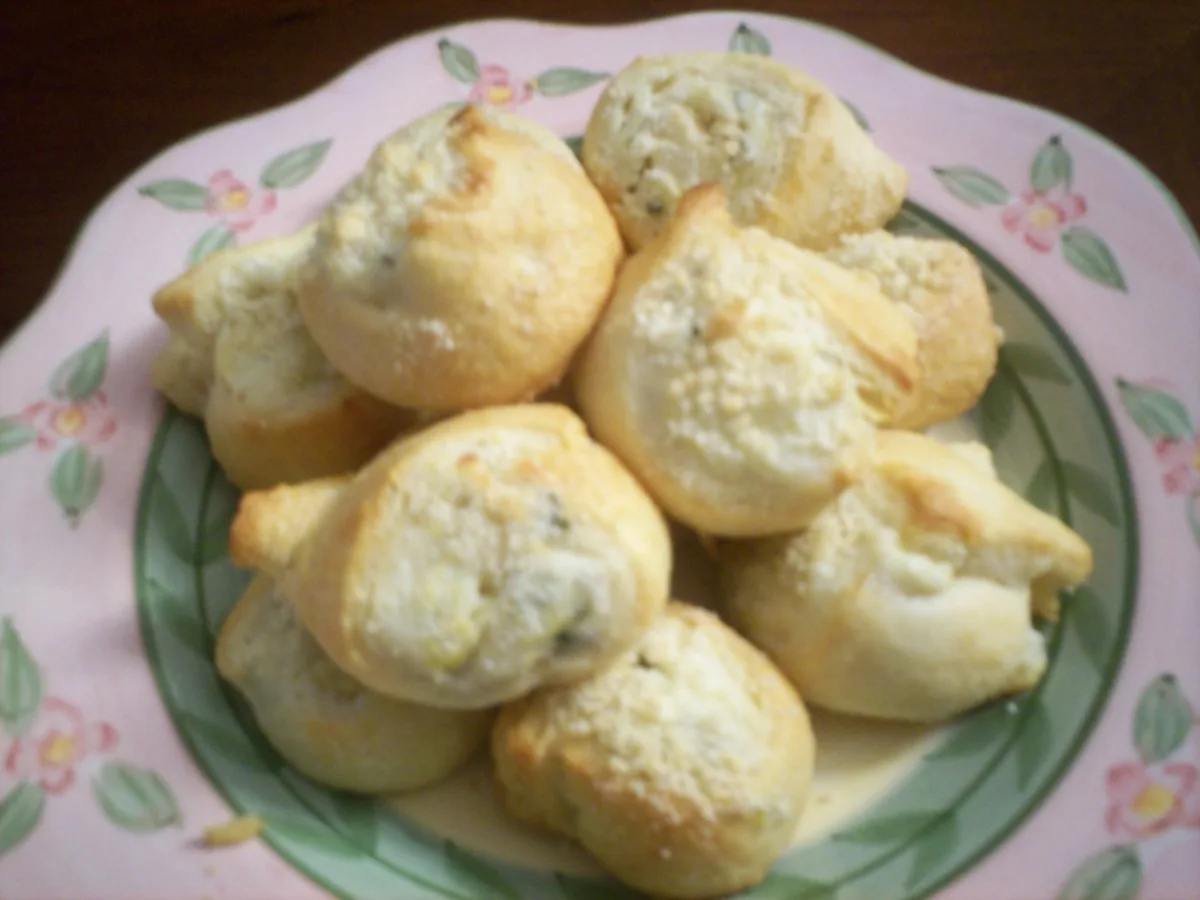 Cheesy Artichoke Pinwheels