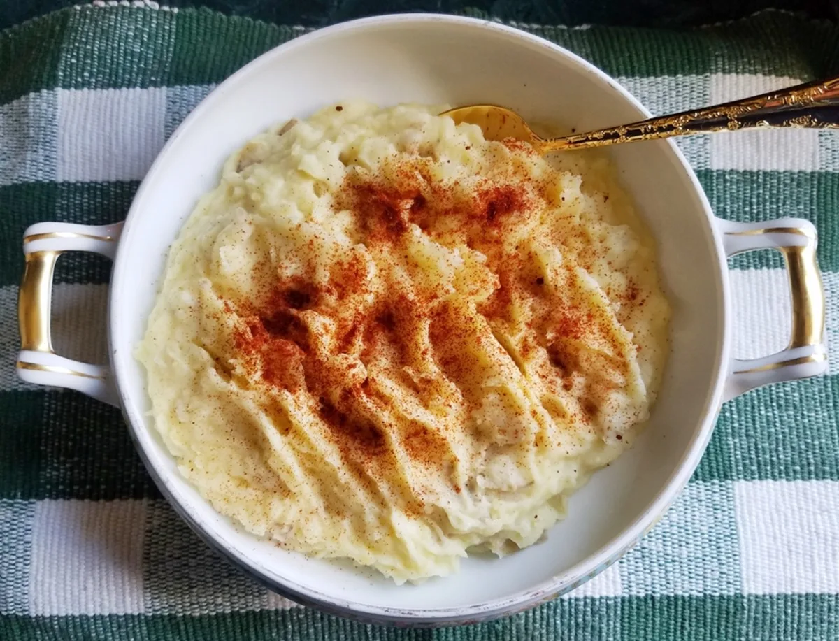 Cheesy Garlic Potatoes