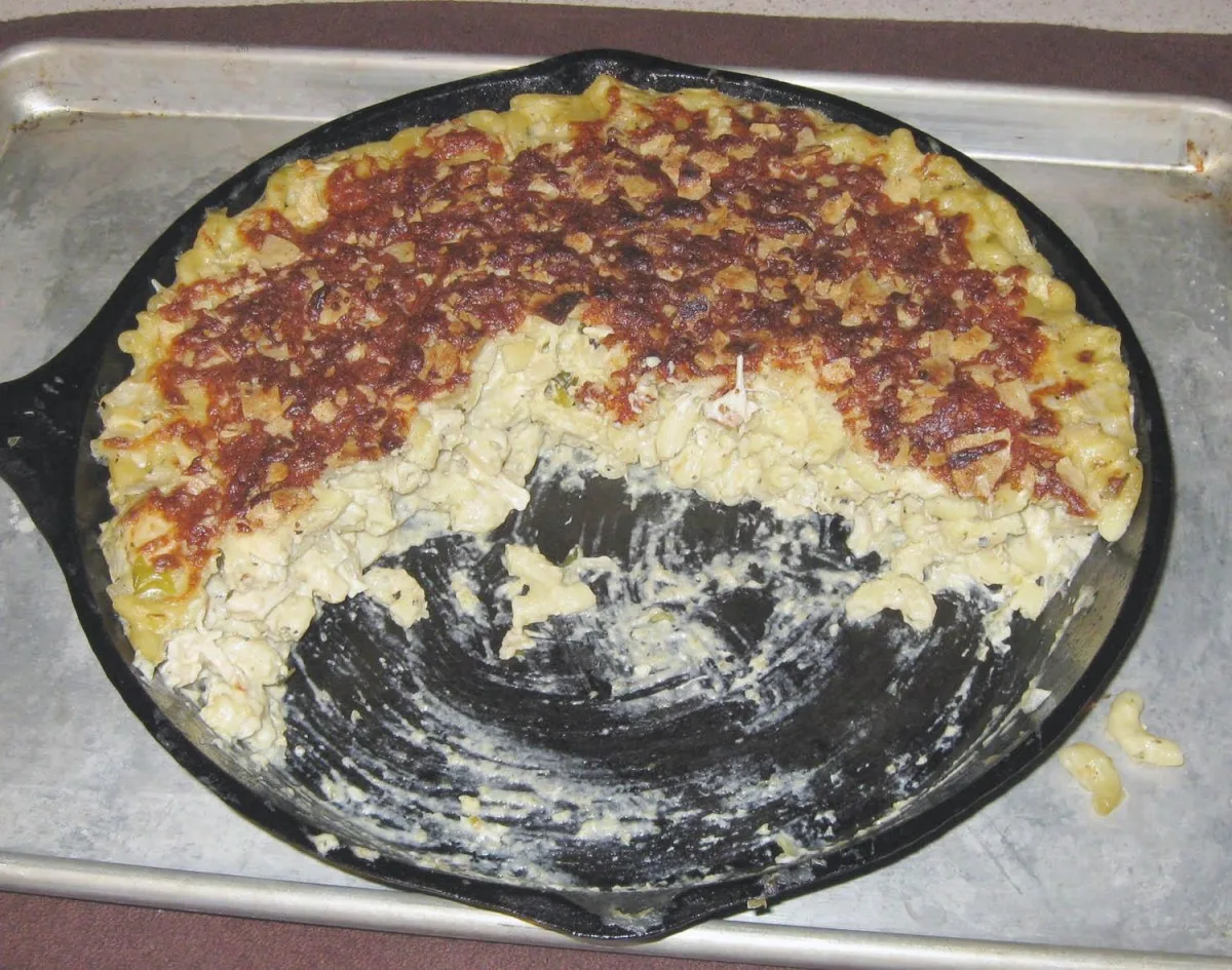 Chicken Hatch Chile Verde Skillet Macaroni and Cheese