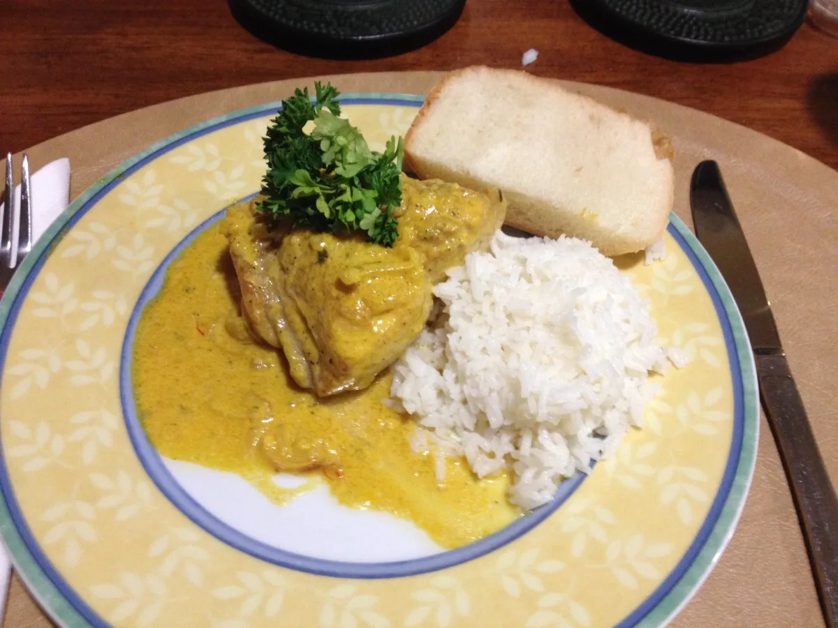 Chicken in Saffron Cream