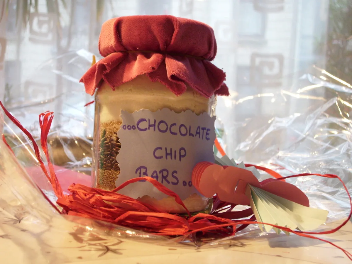 Chocolate Chip Bars (Or Gift Mix in a Jar)