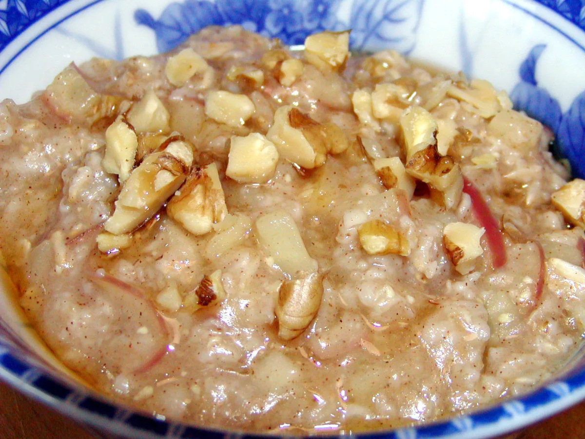 Cinnamon-Apple Oatmeal