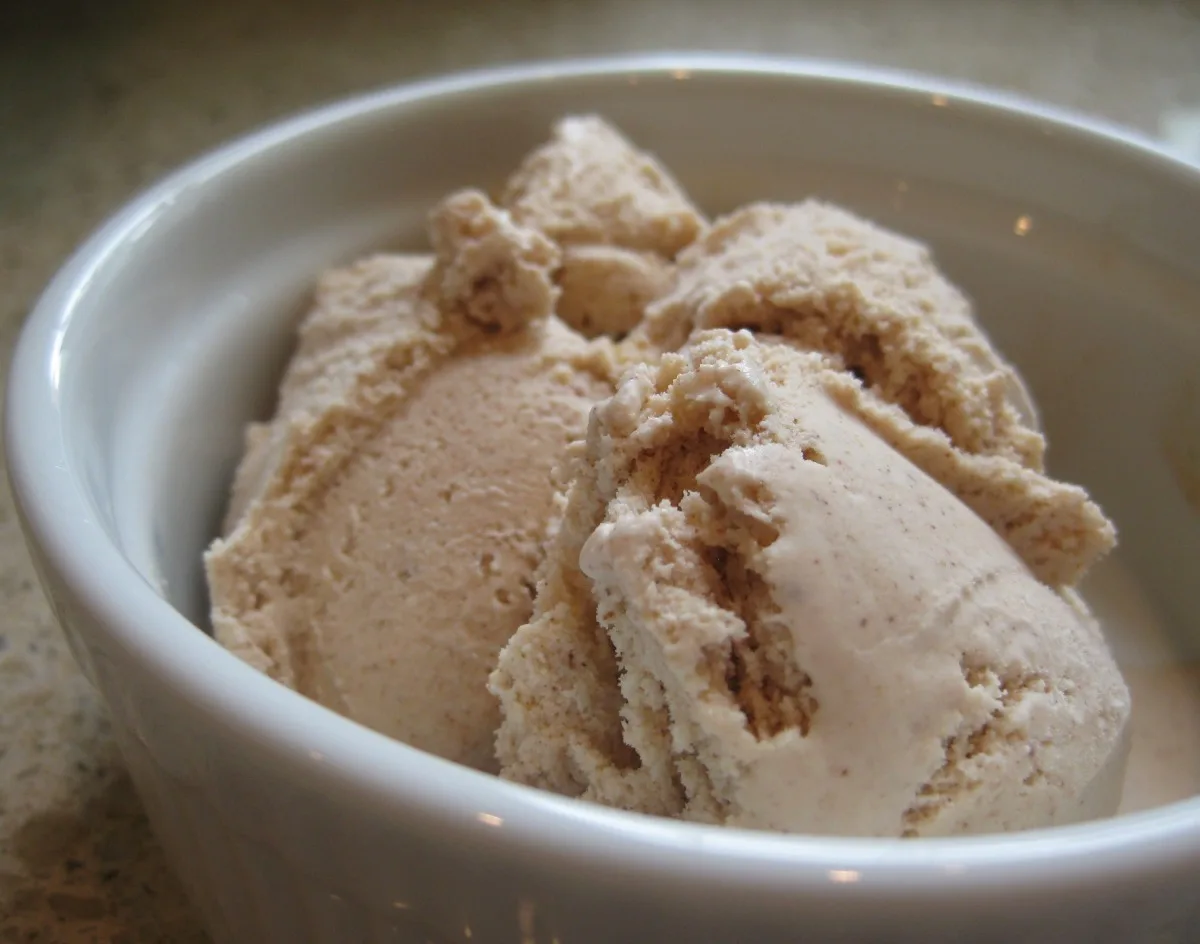 Cinnamon Ice Cream (for electric ice cream machine)