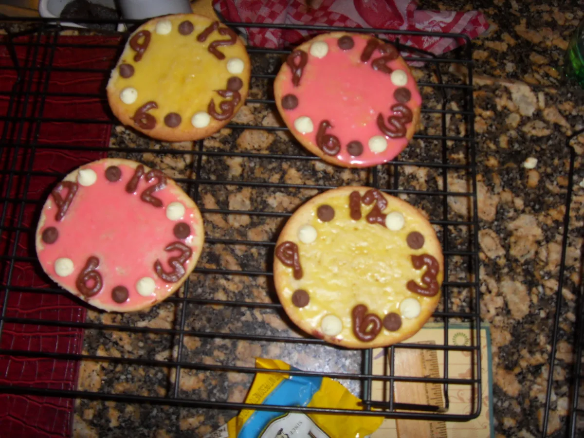 Clock Cookies - Let's Tell Time!