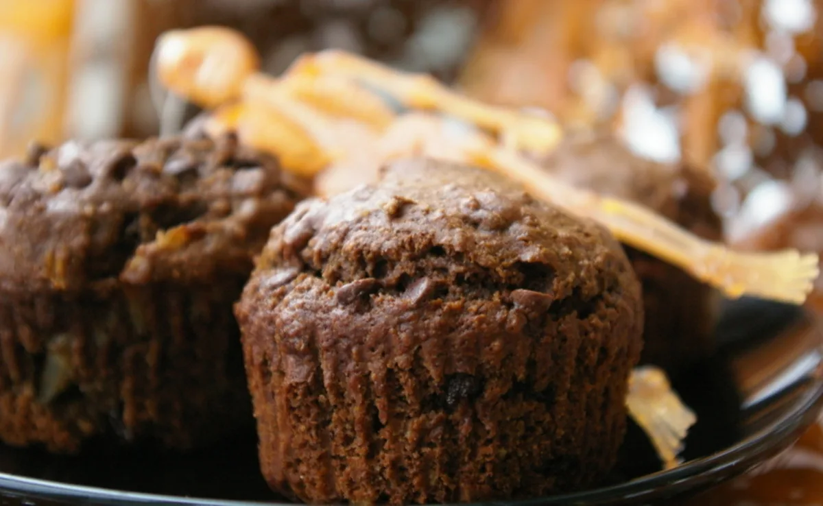Cocoa Applesauce-Raisin Muffins