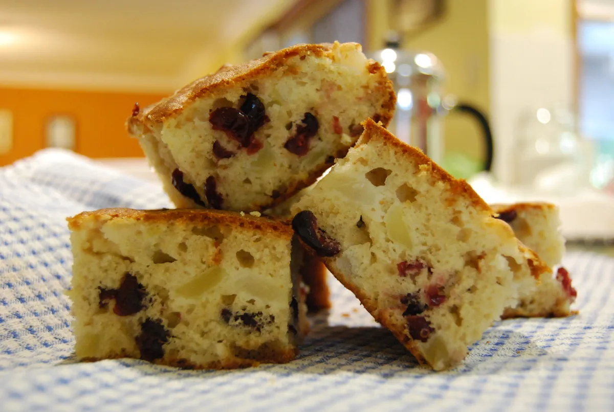 Cointreau, Cranberry & Apple Cake
