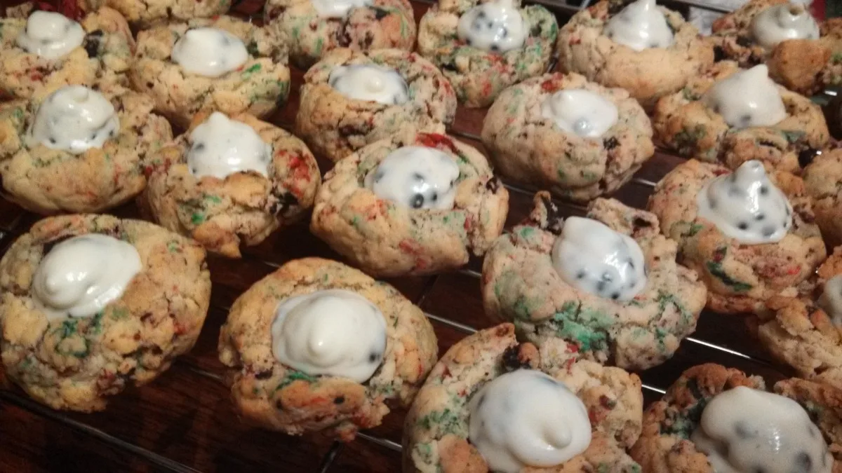 Cookies 'n Cream Kiss Cookies
