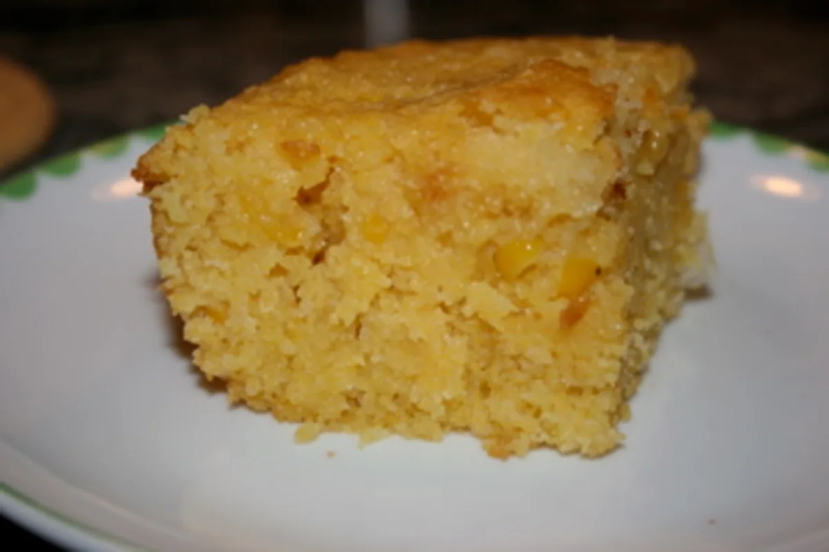 Cornbread (Sweet & Moist)
