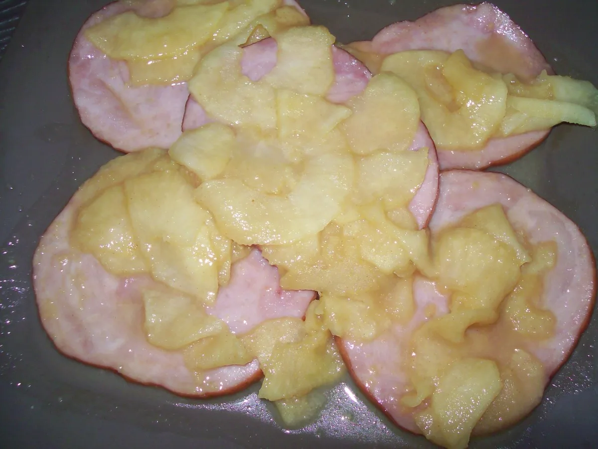 Country Ham Steak With Glazed Apples