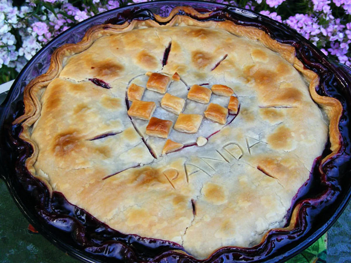 Country-Style Fresh Blackberry Pie
