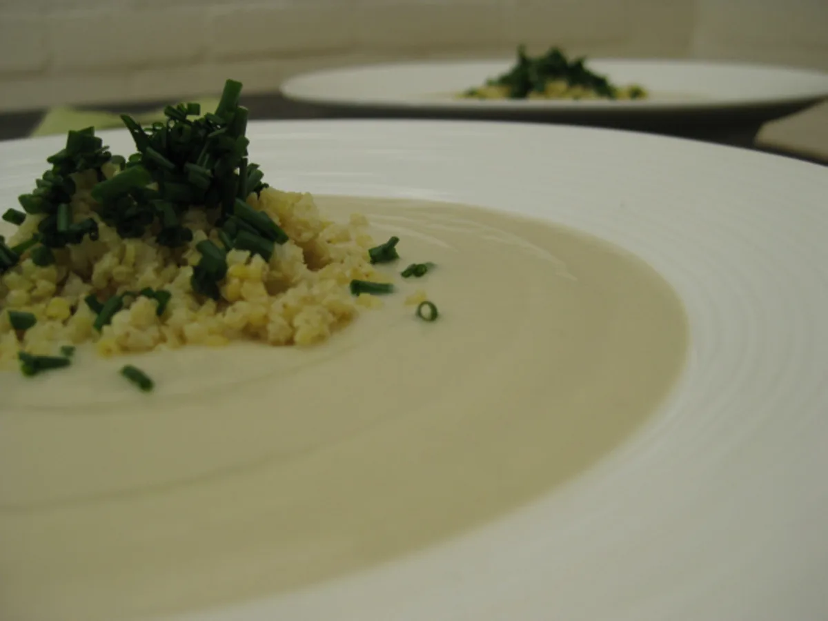 Creamy Vegan Cauliflower Soup